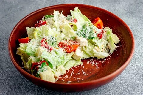 Сколько калорий в цезаре с соусом