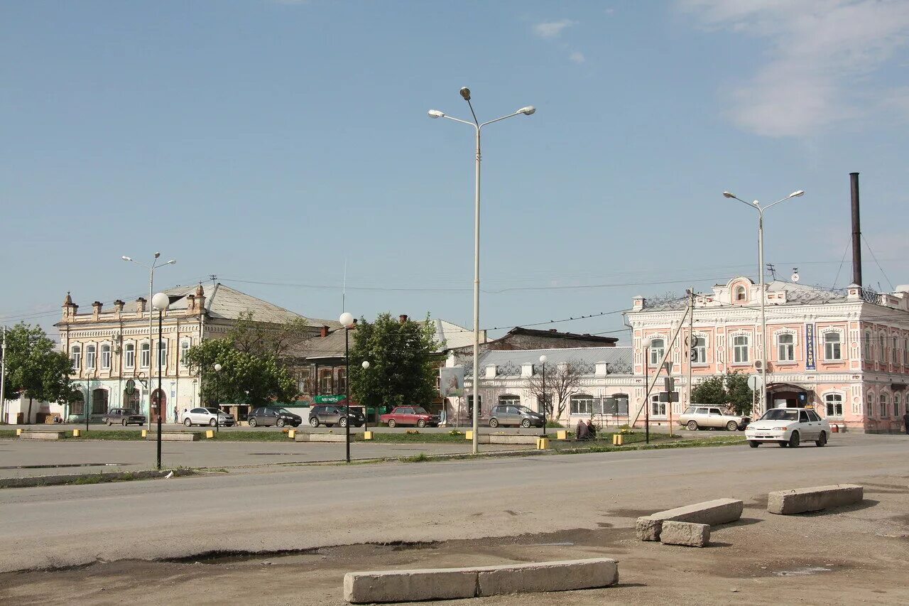 Автобусы город камышлов. Камышлов площадь. камышлов центральная площадь. городская площадь камышлов. памятники в камышлове.