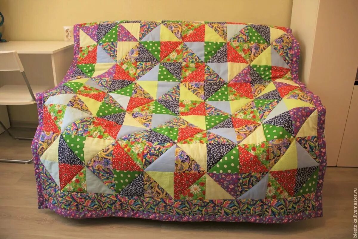 Лоскутное одеяло. Шитье из лоскутов ткани. Шитье из лоскутов ткани. Пэчворк квилт квилтинг. Шитье из лоскутов ткани.