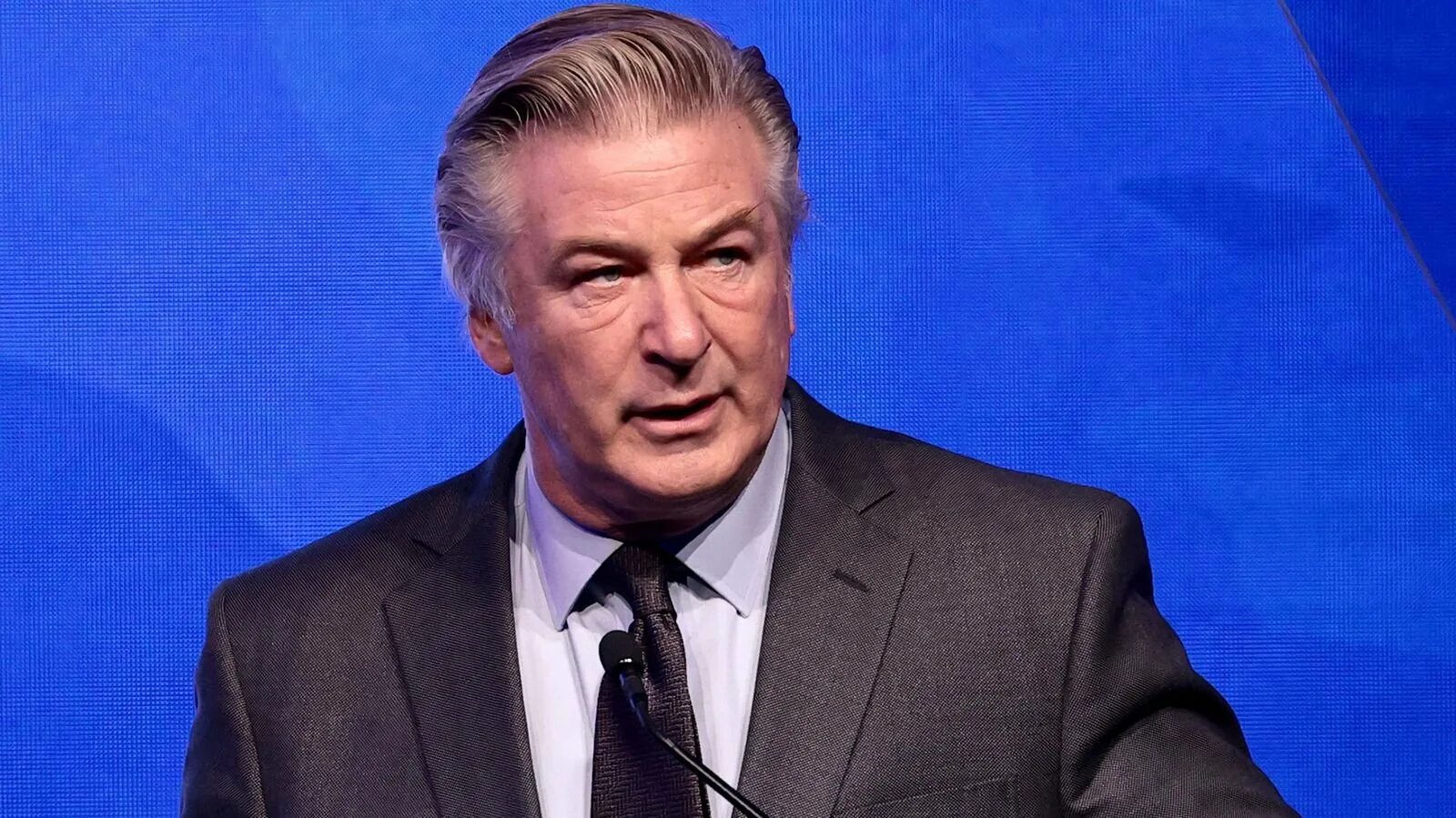 Болдуин сша. Алек болдуин. alec baldwin rust. алек болдуин и сарма.