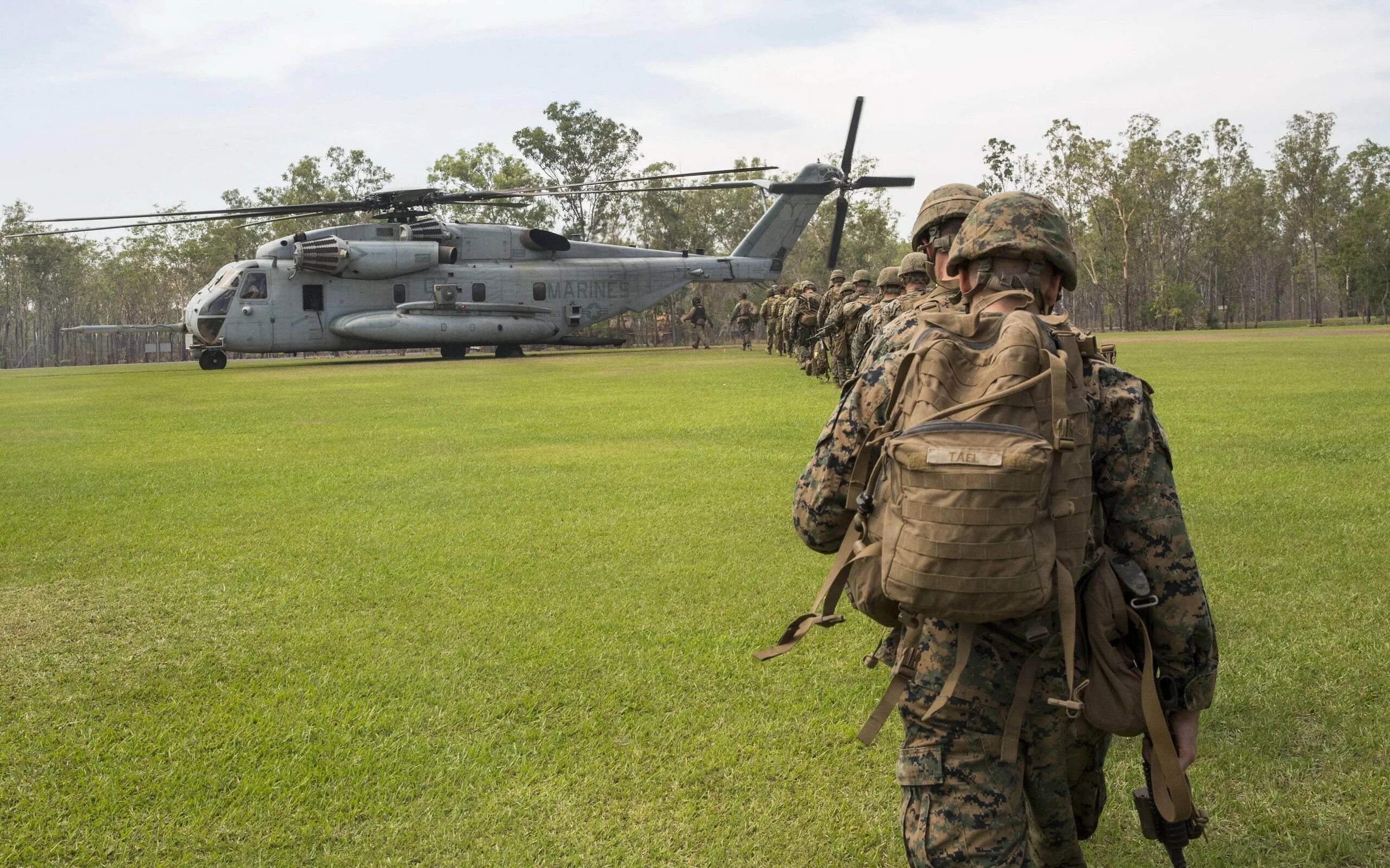 Land operation. Военный вертолетчик. Iranian 1st marine brigade. Десант смирна фото для фотошопа. Iranian marine.