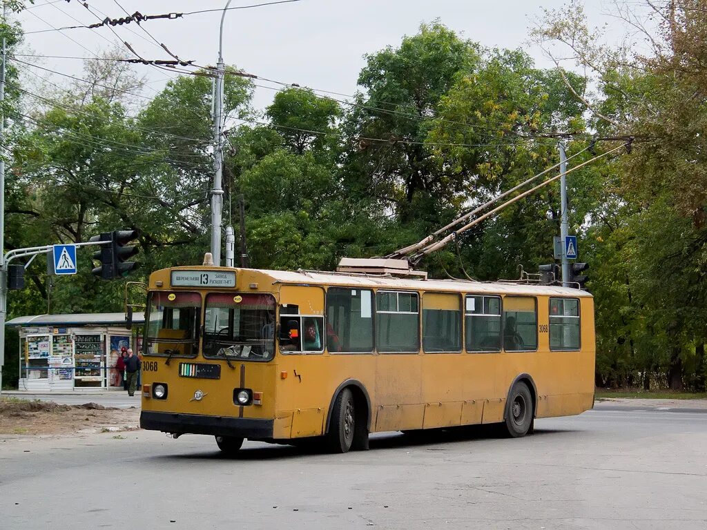 Троллейбус рязани сегодня. ЗИУ 682 Рязань. 14 Троллейбус Рязань. Рязанский троллейбус ЗИУ. Троллейбус Рязань ЗИУ 682г г00.