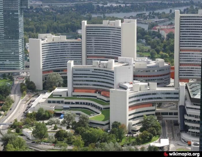 Центр оон. Вена Международный центр МАГАТЭ. Штаб квартира ООН В Вене. Здание ООН В Вене. Штаб квартира МАГАТЭ В Вене.