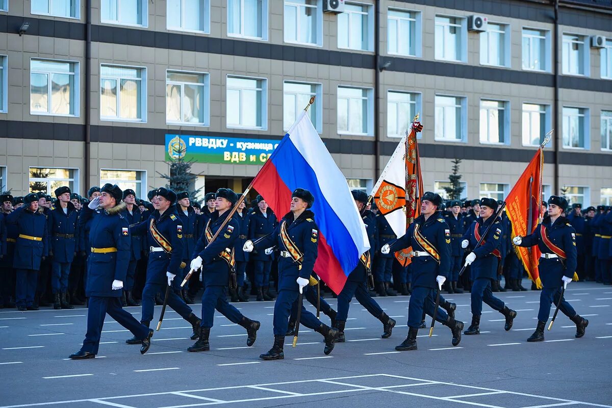 Высшие десантные училища. Рязанское училище Маргелова. Рязанское высшее воздушно-десантное училище им. в.ф. Маргелова. Рязань ВДВ училище. ВДВ Маргелова Рязань.