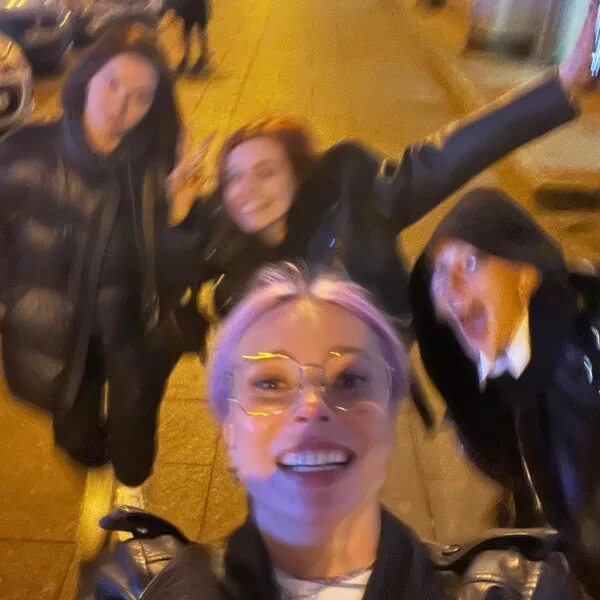 Шнуров про вечеринку ивлеевой слушать. Шнуров про вечеринку ивлеевой слушать. Настя ивлеева и собчак. Шнуров про вечеринку ивлеевой слушать. Лейс настя ивлеева.