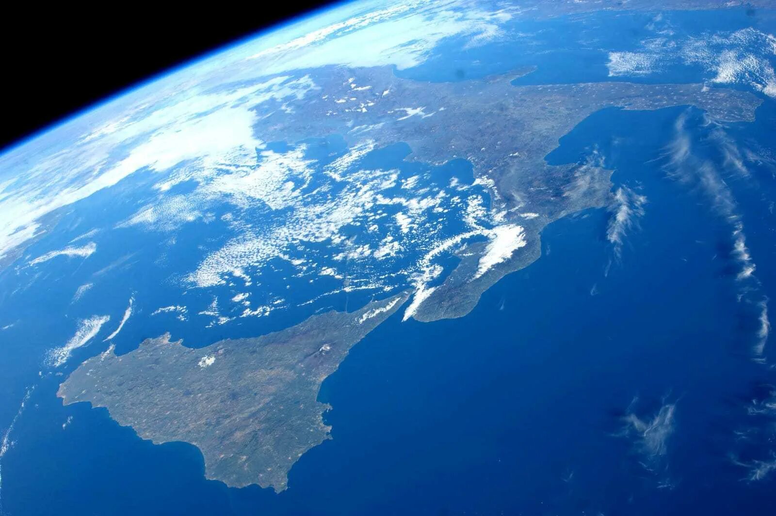 Планета океан. Мировой океан с космоса. Тихий океан с космоса. Снимки океана из космоса. Тихий океан вид из космоса.