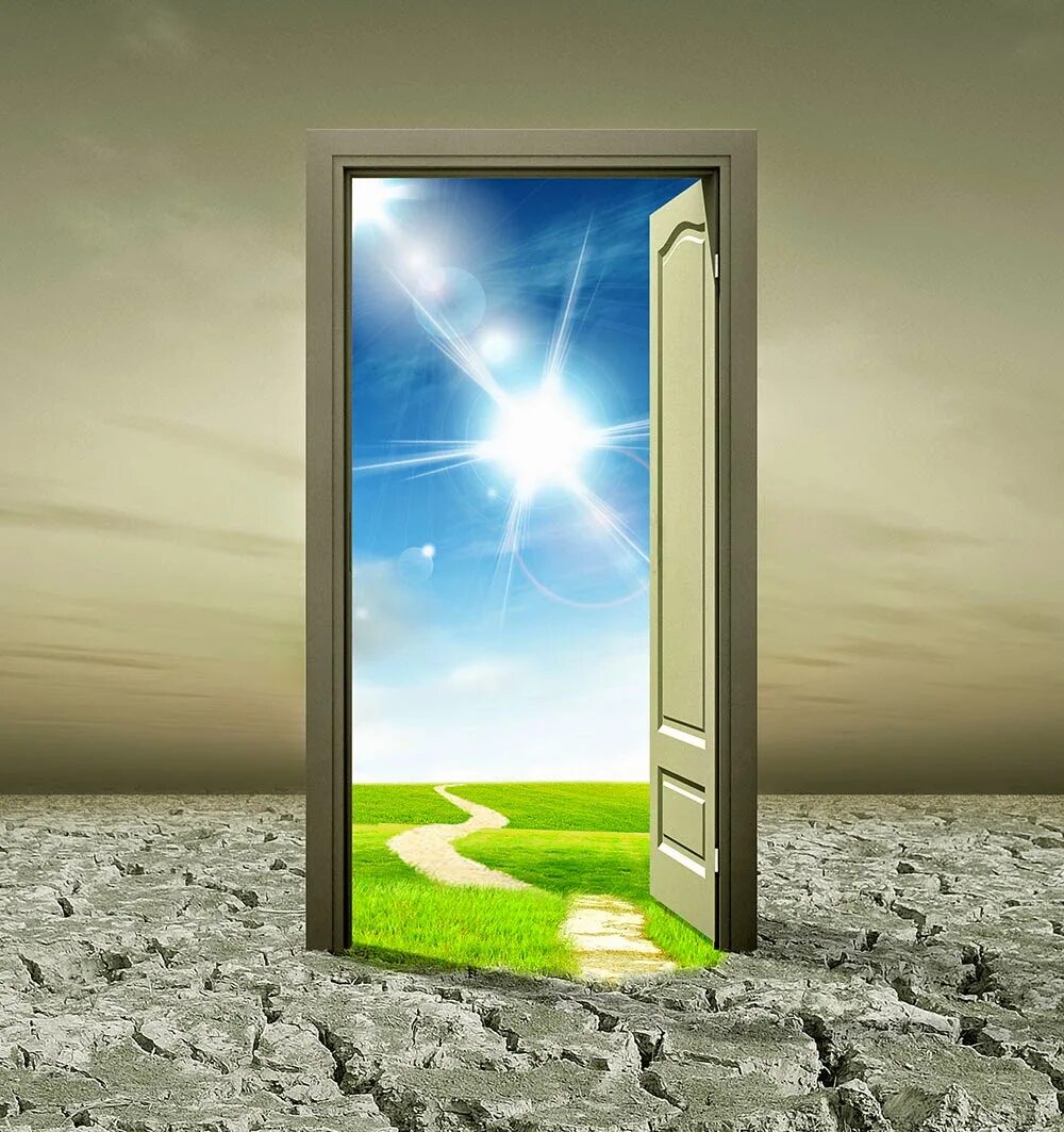 Открытая дверь. Дверь в будущее. Дверь в иной мир. Дверь в параллельный мир.
