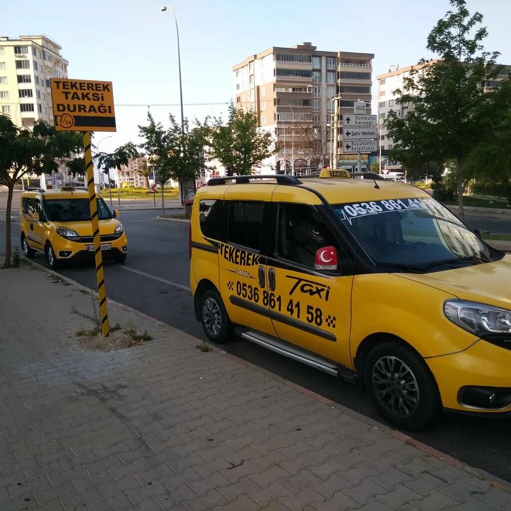 вызов такси. такси в турции. такси в стамбуле. водитель такси. турецкое такси.