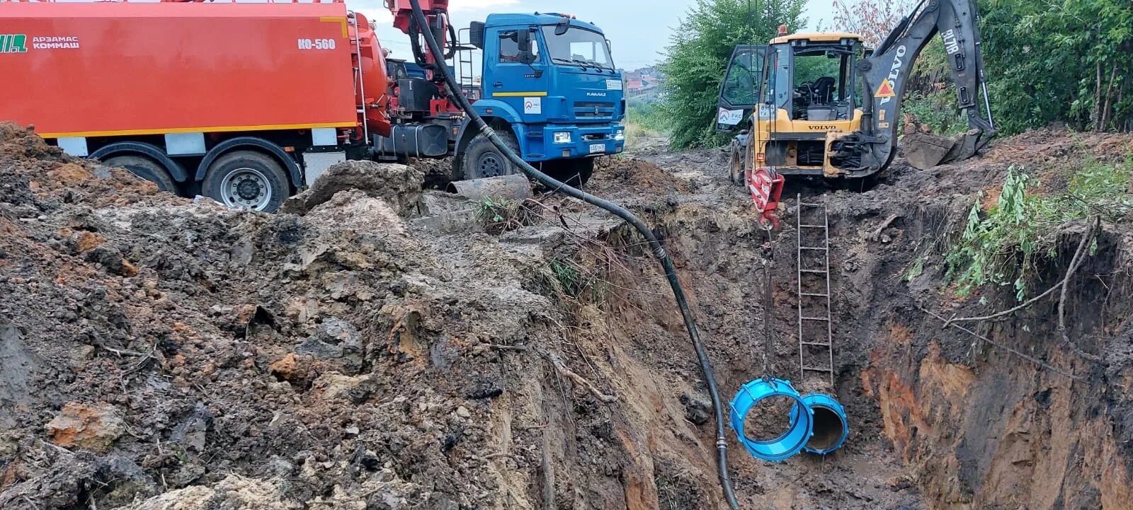 Дали воду тамбов. Дали воду тамбов. Аварийные работы проводит баннер. Цгдс тамбов. Тулиновская 5 водоканал тамбов.