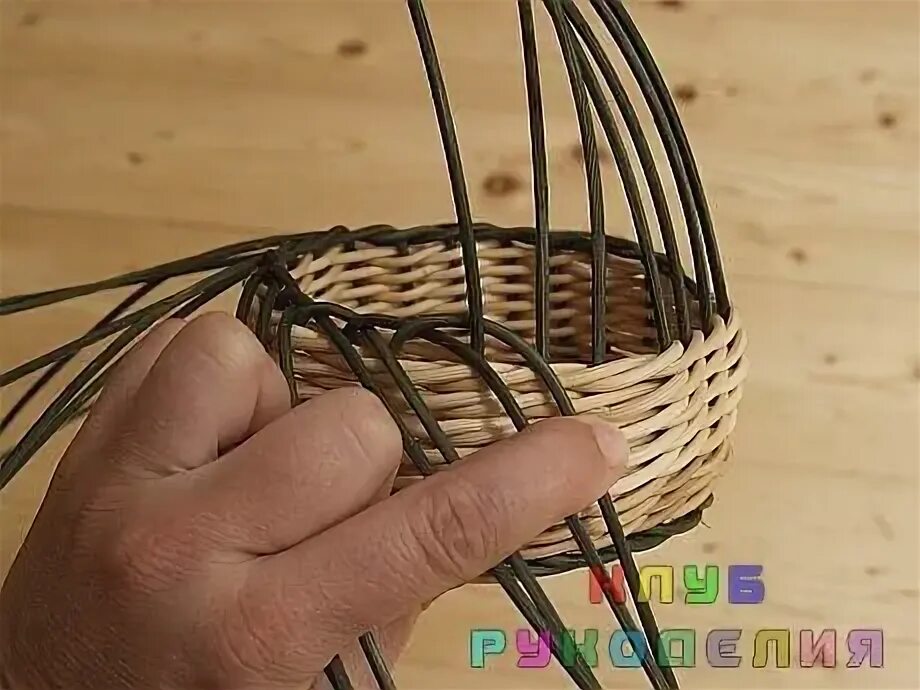 Как из ротанга сплести корзину своими руками. Плетение косы из ротанга. ротанг косичка. косичка из ротанга на кашпо. плетем косичку из ротанга.