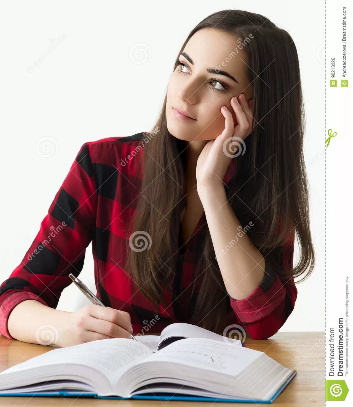 She study for her exams. Девочка изучающий бизнес. Девушка Кавказа с книгой. Лизучая девушка. Красивые картинки на фоне колледжа.