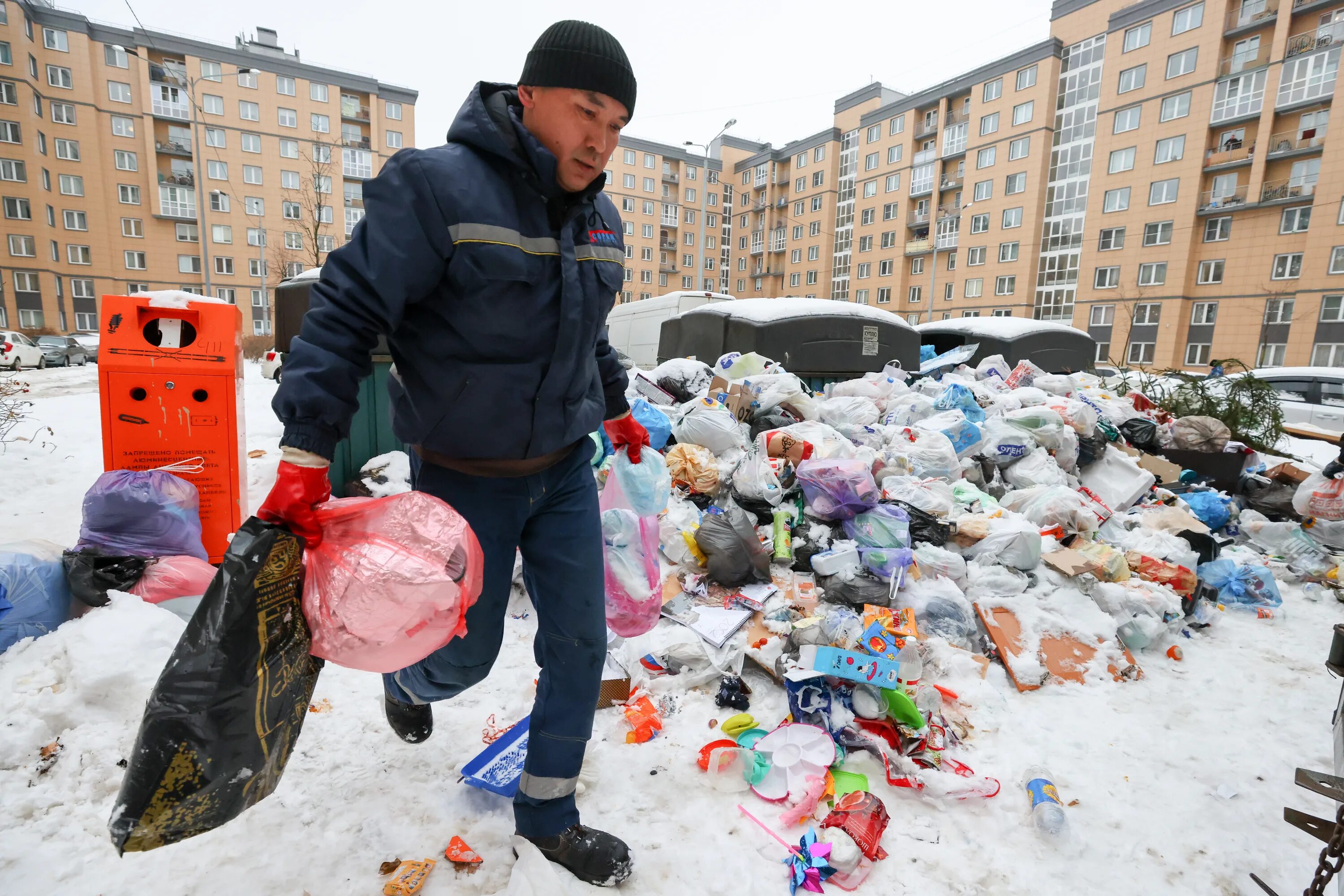 Тко санкт петербург. Мусорки в Санкт-Петербурге. Мусорка в Питере.