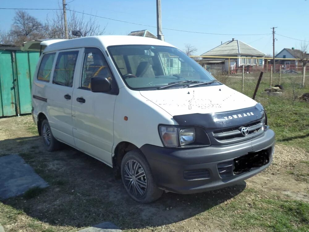 Куплю машину б у краснодар. Тойота Таун айс 2001. Toyota Town Ace 2001. Тойота Таун айс 2001 Люкс. Таун айс микроавтобус 2001г.