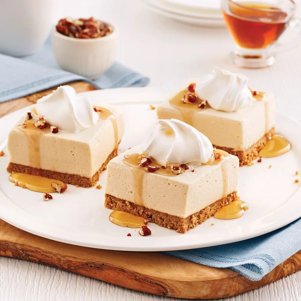 Национальные сладкие блюда франции. Исфахан десерт. Подают на десерт во франции. Подают на десерт во франции. Саварен французские десерты.