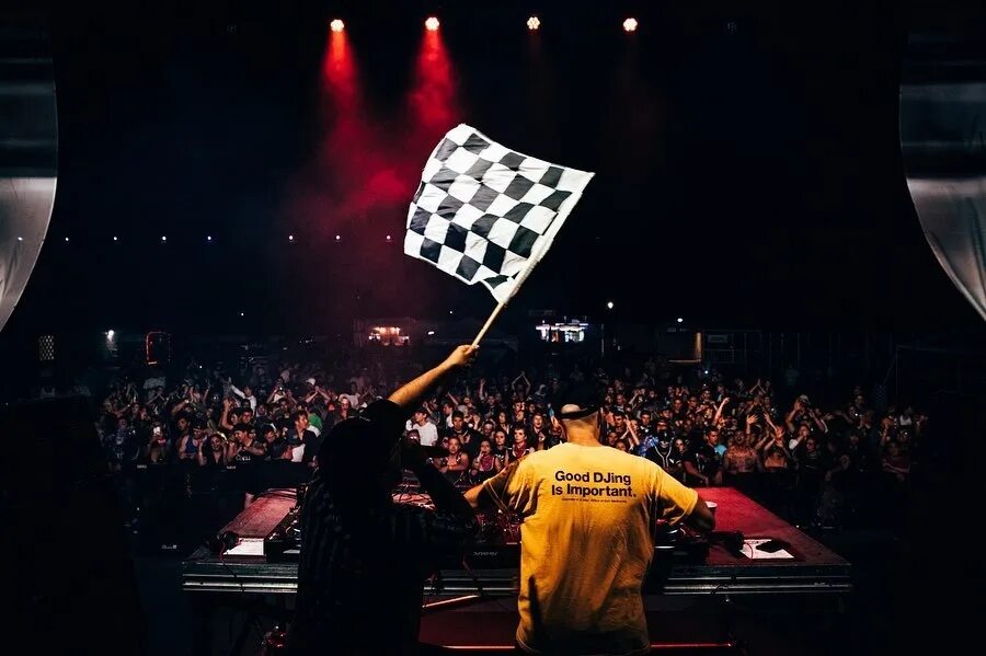 Good times ahead презентация 4 класс. Good times ahead. Обложки для mp3 фото good times. Help me good times ahead. Good times ahead.