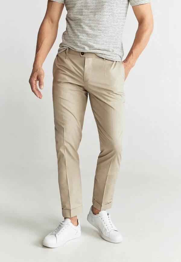 Бежевые брюки мужские. Бежевые штаны мужские широкие. Levis xx chino slim taper. Ботинки banana republic. Светло бежевые брюки мужские.