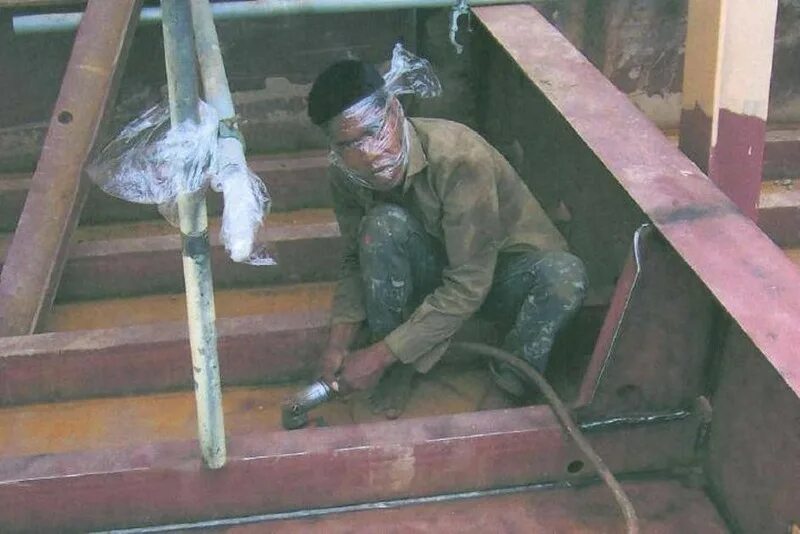 Нарушение тб. Нарушения тб сварки. Последствия нарушения техники безопасности. Нарушение тб на производстве. Нарушение техники безопасности.