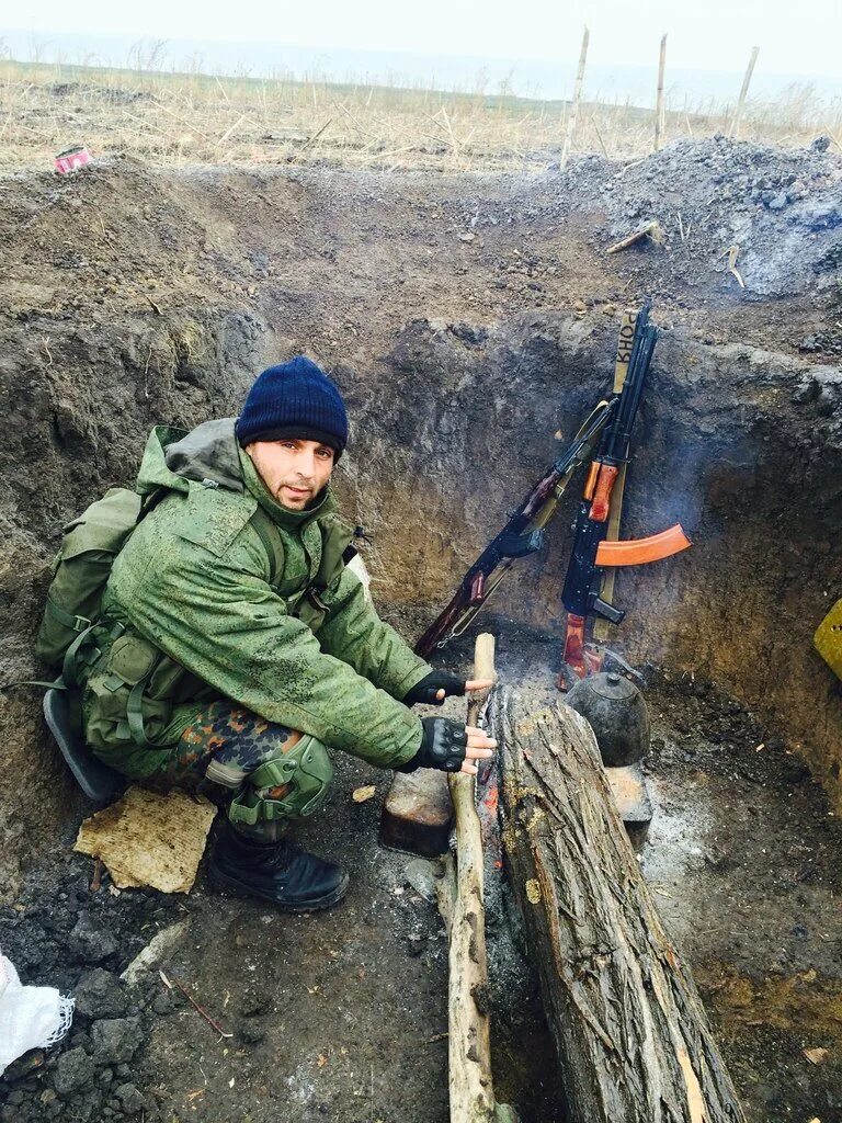 Ополченцы в окопах донбасса. Окопы донбасса. Украинские солдаты в окопах. Окопы на украине 2022. Ополченцы в окопах донбасса.