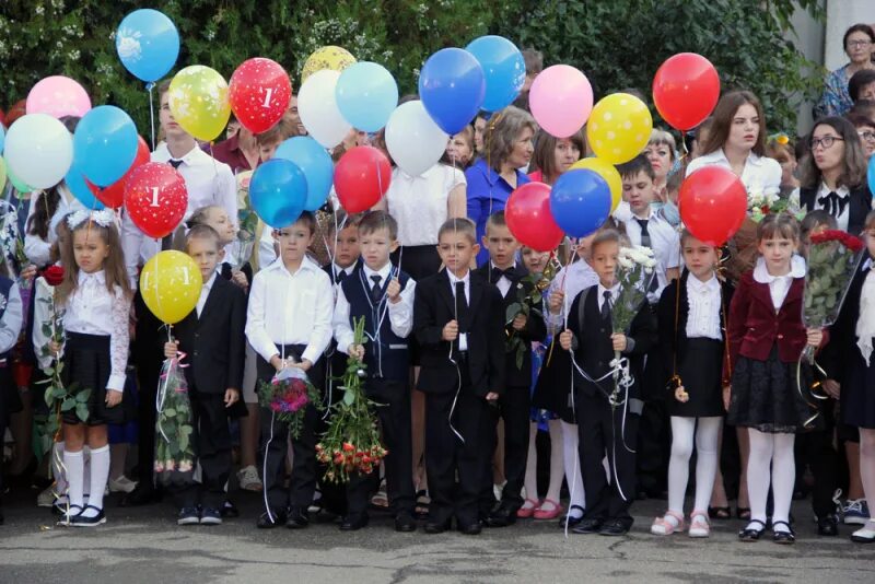 Школа 11 майкоп. 11 Школа Майкоп. 16 Школа Майкоп. 17 Школа Майкоп. Директор 17 школы Майкоп.