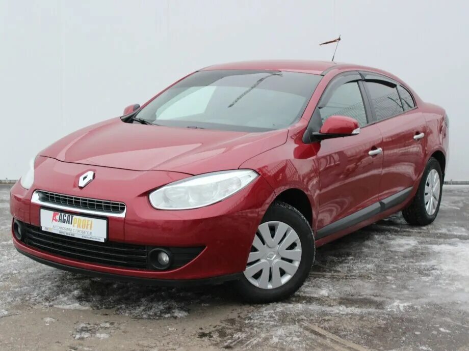 Renault Fluence красный. Рено Флюенс 2010 красная. Рено Флюенс 2013 красная. Рено Флюенс 2011 года.