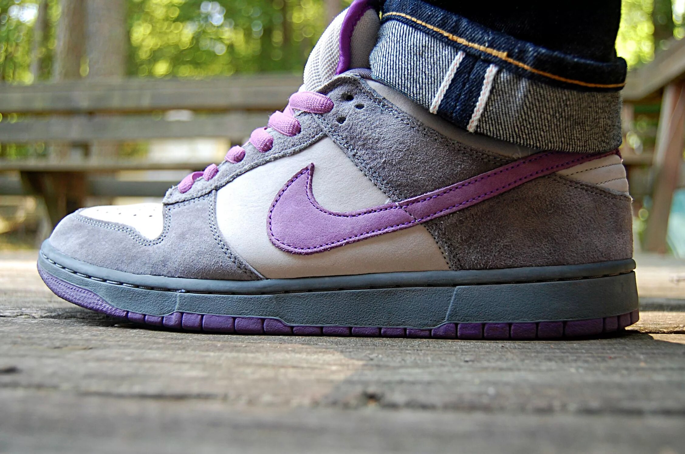 Nike sb dunk purple. Nike dunk бело фиолетовые. Nike sb dunk low purple pigeon. Nike sb dunk low фиолетовые. Nike sb purple pigeon.