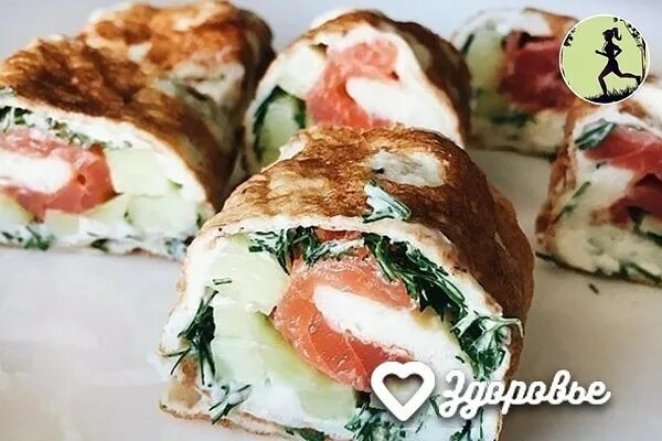Рулет семга с сыром. Яичный ролл с красной рыбой. Творожно-яичные роллы с тунцом. Роллы из блинчиков. Яичный ролл с красной рыбой.