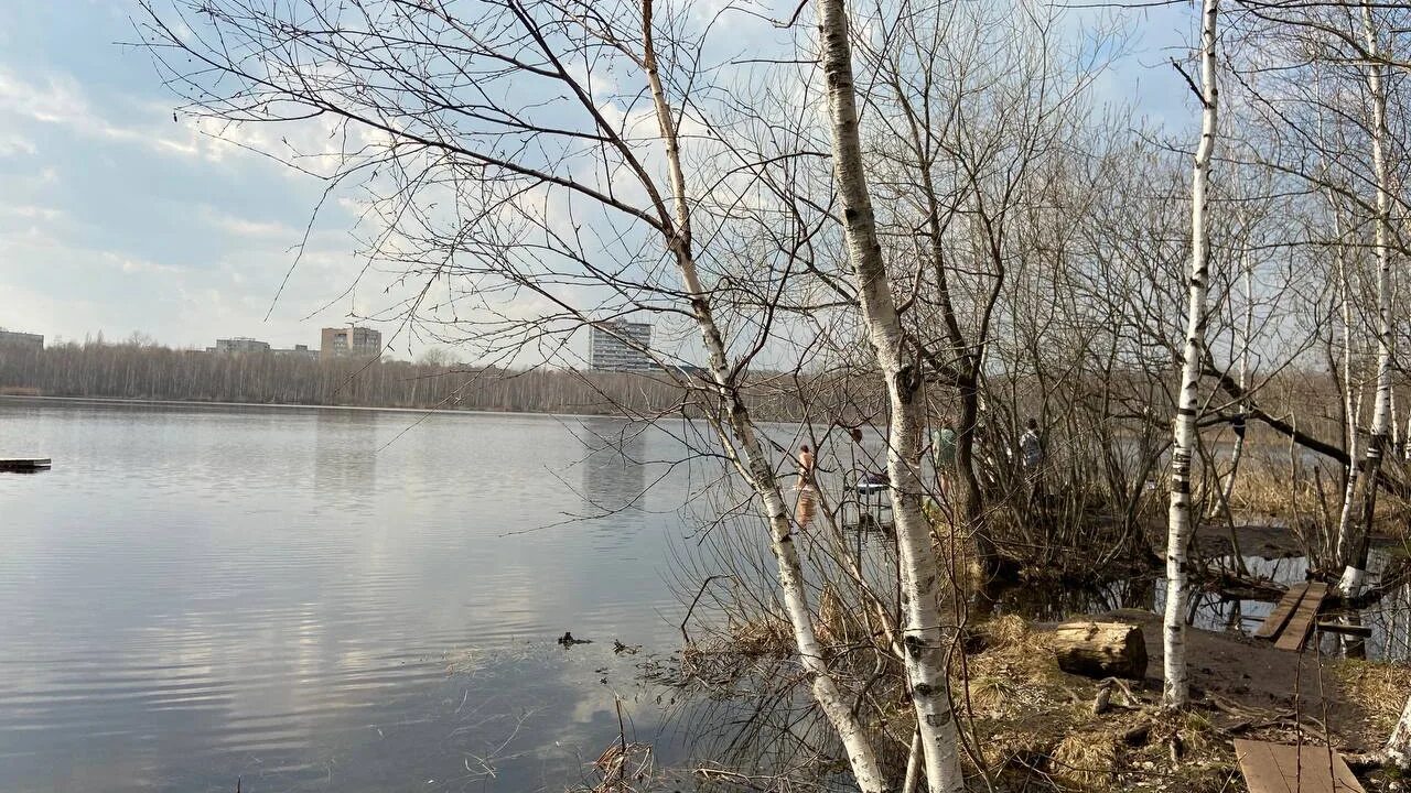 Озеро в москве где. Святое озеро Косино Ухтомский. Старое Косино святое озеро. Святое озеро Москва. Косинские озера.