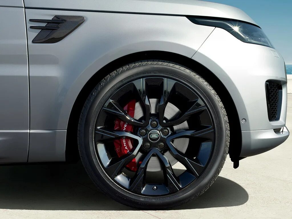 Шин range rover. Диски range rover sport r21. рендж ровер спорт колеса r21. диски range rover r20. оригинальные диски range rover sport r22.