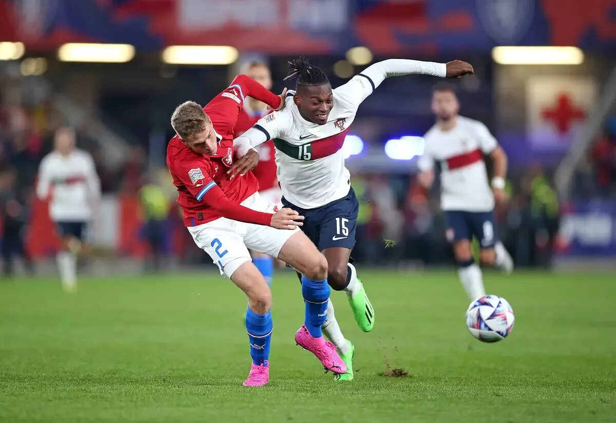 Испания - италия 2-1. Матч реал мадрид атлетико бильбао. Реал атлетико бильбао. Показать испанскую премьер лигу. Ман сити ливерпуль.