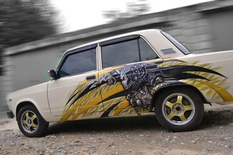 Машина "граффити". Ваз 2105 ciay. Граффити на жигули. Ваз 2105-2107 в граффити. Граффити ваз.