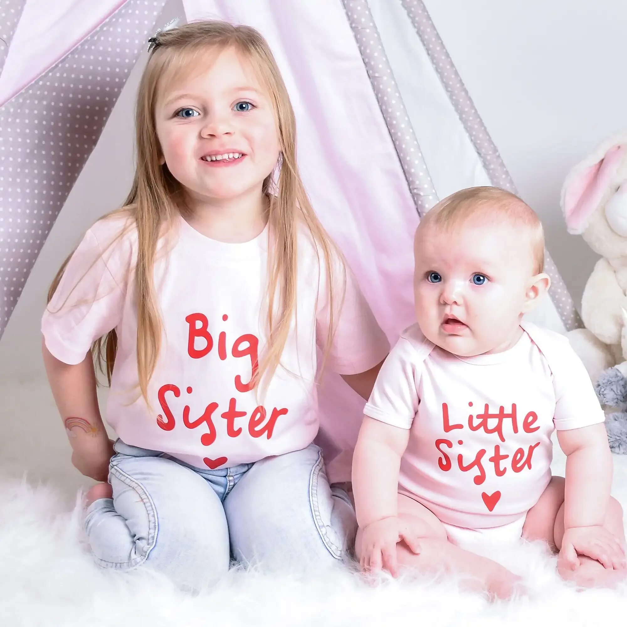 Большие сестры. Одежда для малышей с надписью little sister. Big sisterly. Фотосессия big sister. Www sister