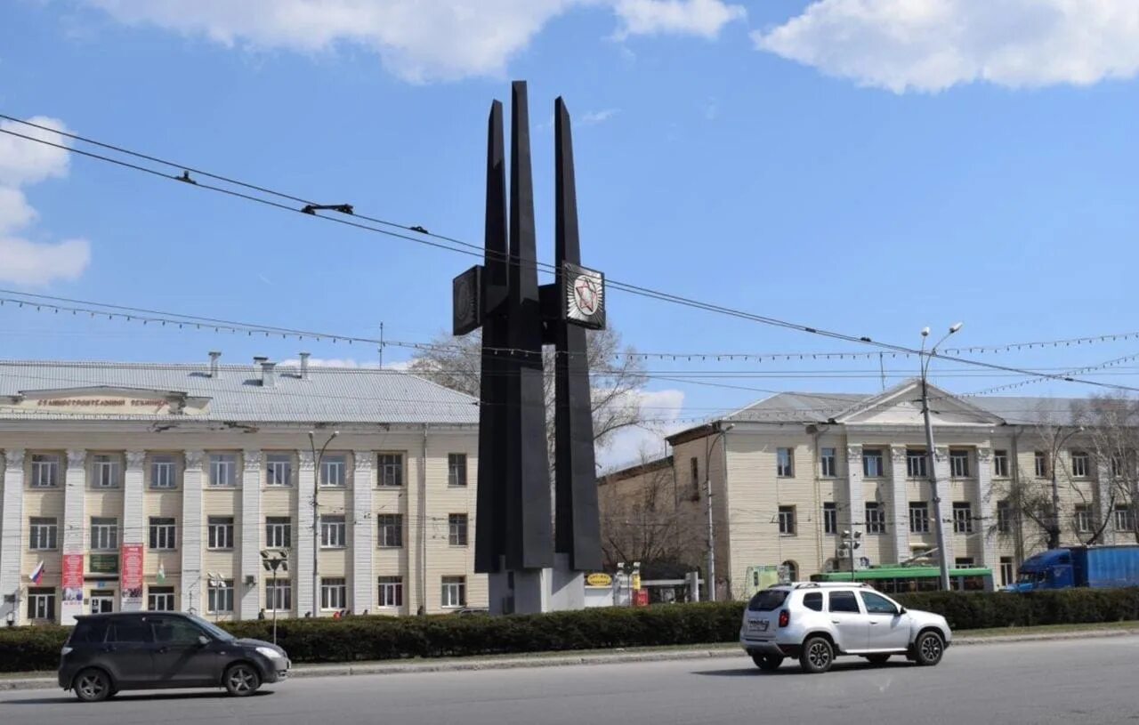 Сиб гвардейцев. Улица Сибиряков Гвардейцев Новосибирск. Новосибирск улица Сибиряков-Гвардейцев сквер. Площадь Сибиряков-Гвардейцев. Пл Сибиряков Гвардейцев Новосибирск.