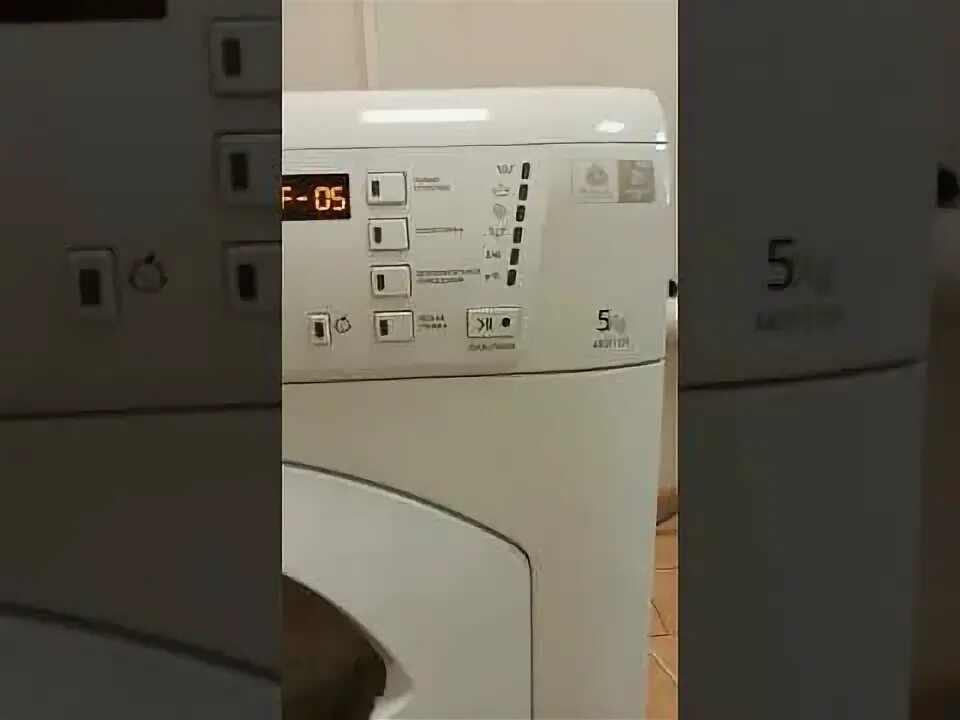 Ошибка f05 стиральная. Стиральная машина hotpoint ariston rst 109 ошибка. стиральная машина hotpoint-ariston arsf 105. стиральная машинка хотпоинт ошибка f5. hotpoint arsf 80.