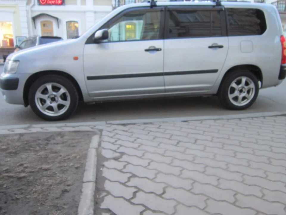 Toyota probox 2006. Тойота саксид 16 диски. Пробокс на литье. Диски на пробокс. Тойота пробокс клиренс.