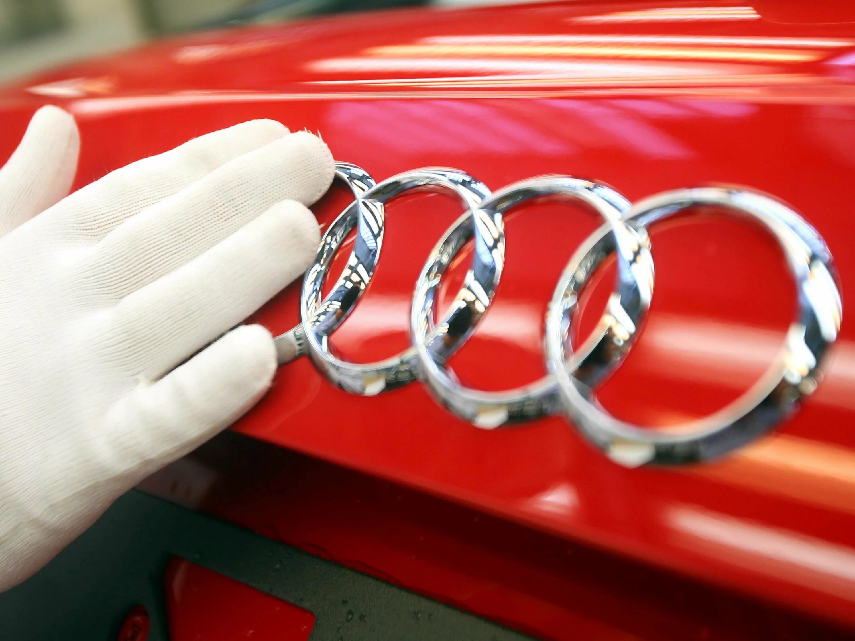 Как называется 4 кольца. Кольца ауди. Как называется 4 кольца. Кольца на машину. Марка машины с 4 колечками.