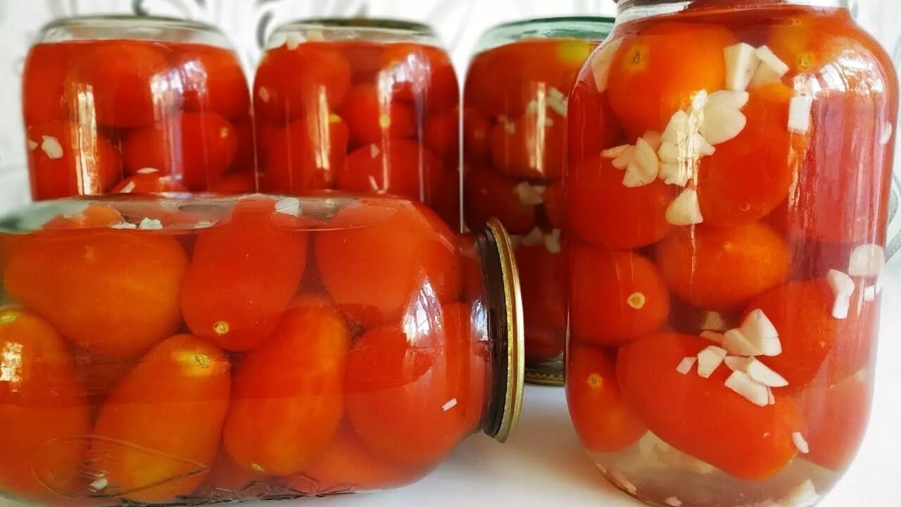 Вкусно и быстро посолить помидоры на зиму. Вкусные консервированные помидоры. помидоры на зиму самый вкусный. помидоры маринованные сладкие. маринад для помидор.