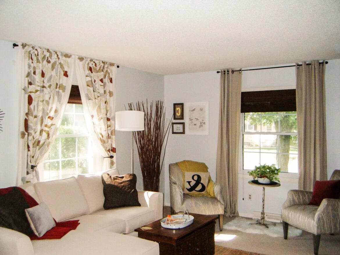 Оформляем окно в гостиной фото Photo of Dream House Interiors by Farzi Drapery & Upholstery Thousand Oaks,