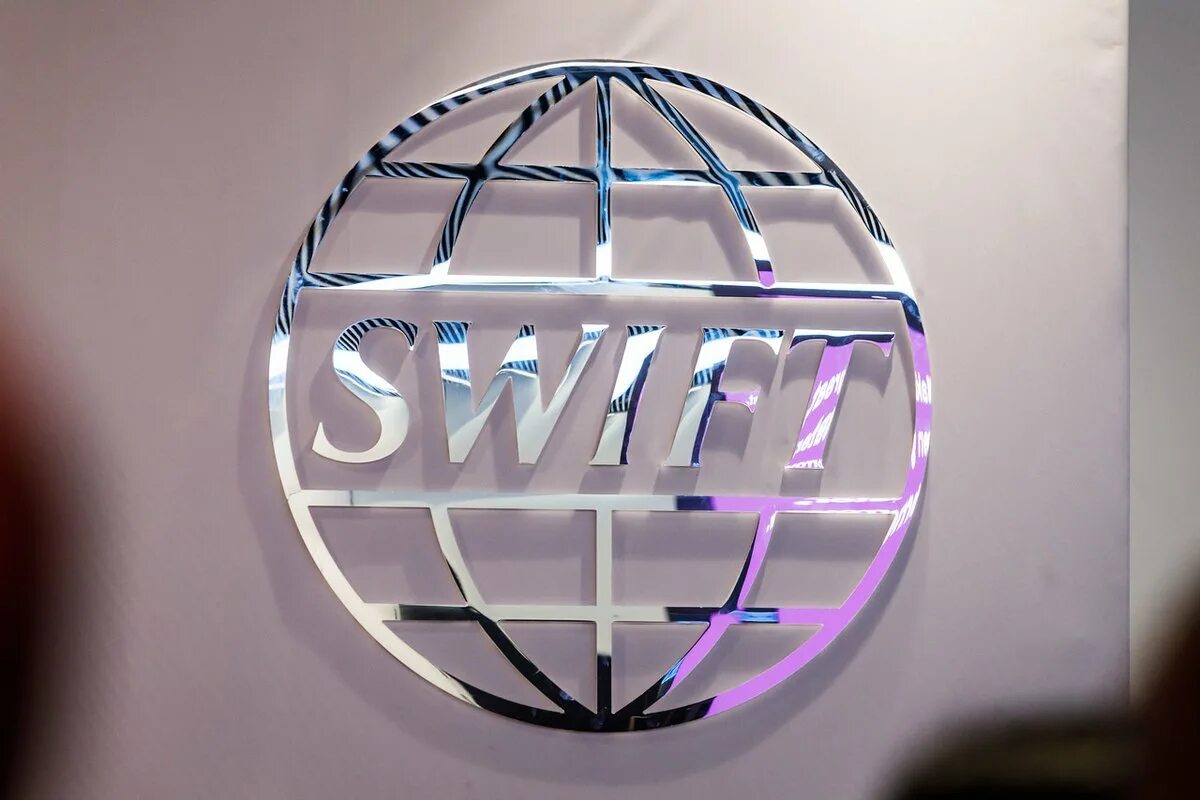 Swift какие. Swift. swift (платёжная система). система swift что это такое. эмблема свифт.