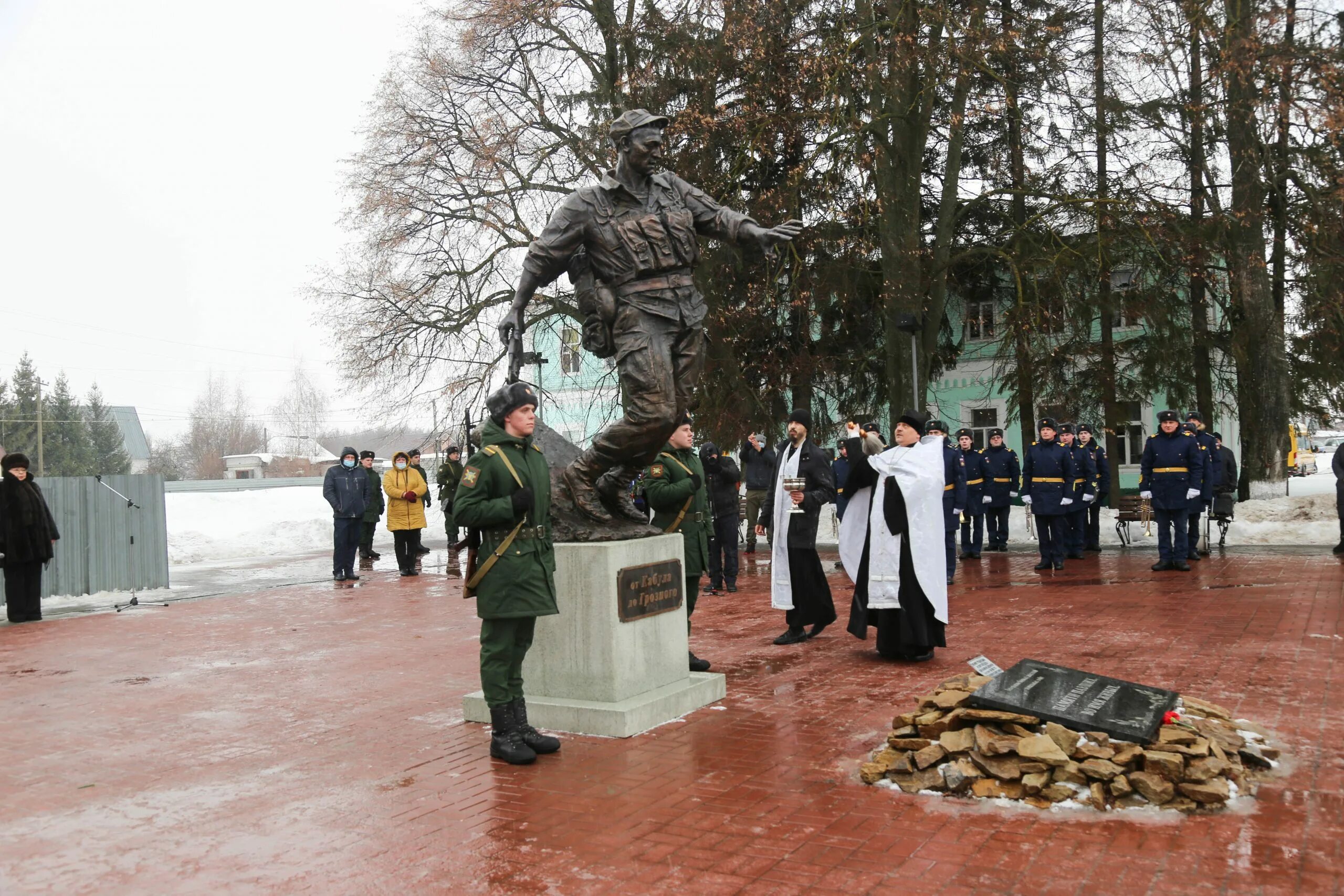 Открытие памятника уварову. Уварово тамбовской области. Открытие памятника уварову. Мемориал воинам афганцам тамбов. Памятник защитникам отечества.