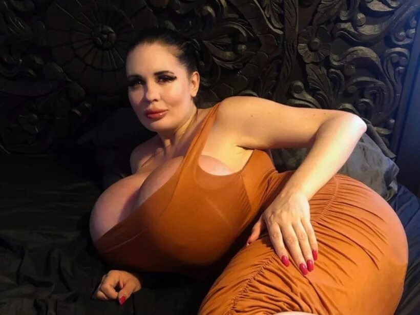 Pin on Sexy Cleavage