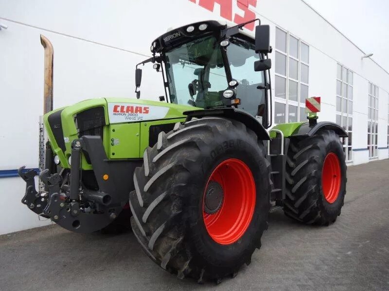 Claas xerion. Трактор claas xerion. трактор claas 3800. трактор клаас ксерион 3800. xerion 5000 trac.