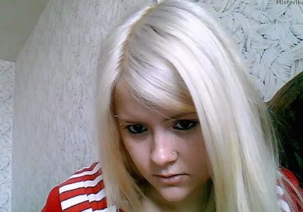 Покраситься в блонд. Холодный блонд. Блонд без желтизны естественный оттенок. Окрашивание волос блонд без желтизны. Покраситься в блондинку без желтизны.