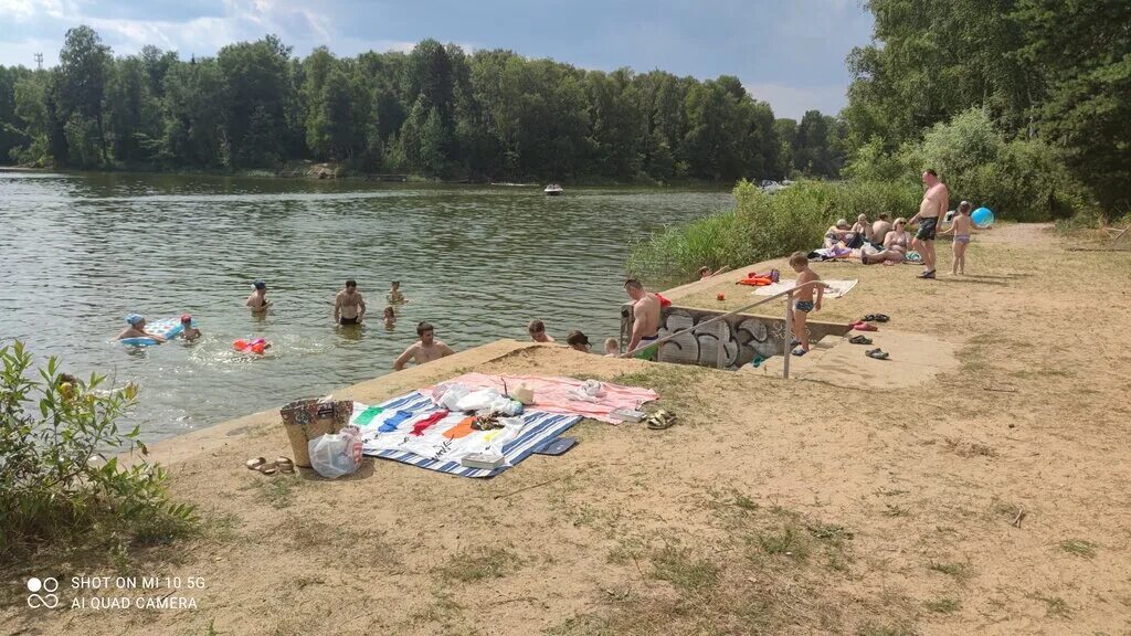 Лопотово пляж истр. Пляж лопотово истринское водохранилище. Пляж ламишино истринское водохранилище. Пляж карьера «золотые пески», орехово-зуево. Пляж трусово истра.