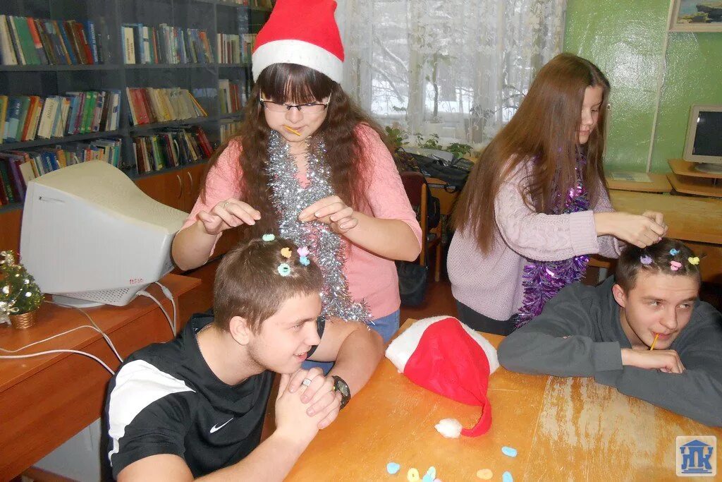 Конкурсы для нового года в школе 8 класса. Как провести новогодний классный час. Новогодний класс в школе. Как провести новогодний классный час. Классный час новый год.