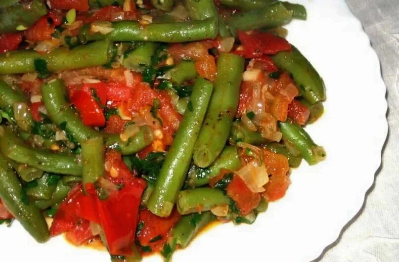 Фасоль овощная как приготовить. Фасоль овощная как приготовить. Тушеная фасоль. Овощное рагу в томатном соусе. Фасоль овощная как приготовить.