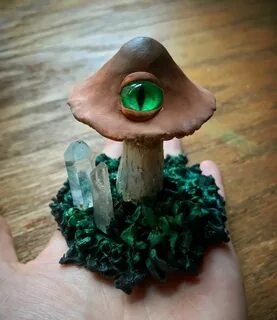 Фигурка глаза