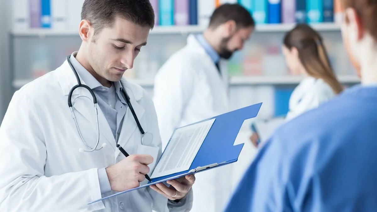 Вахтовый метод работы. Чернышева донской врач терапевт. Работа врачом терапевтом в москве вакансии. Врач терапевт казахстан. Фотографии врачей.