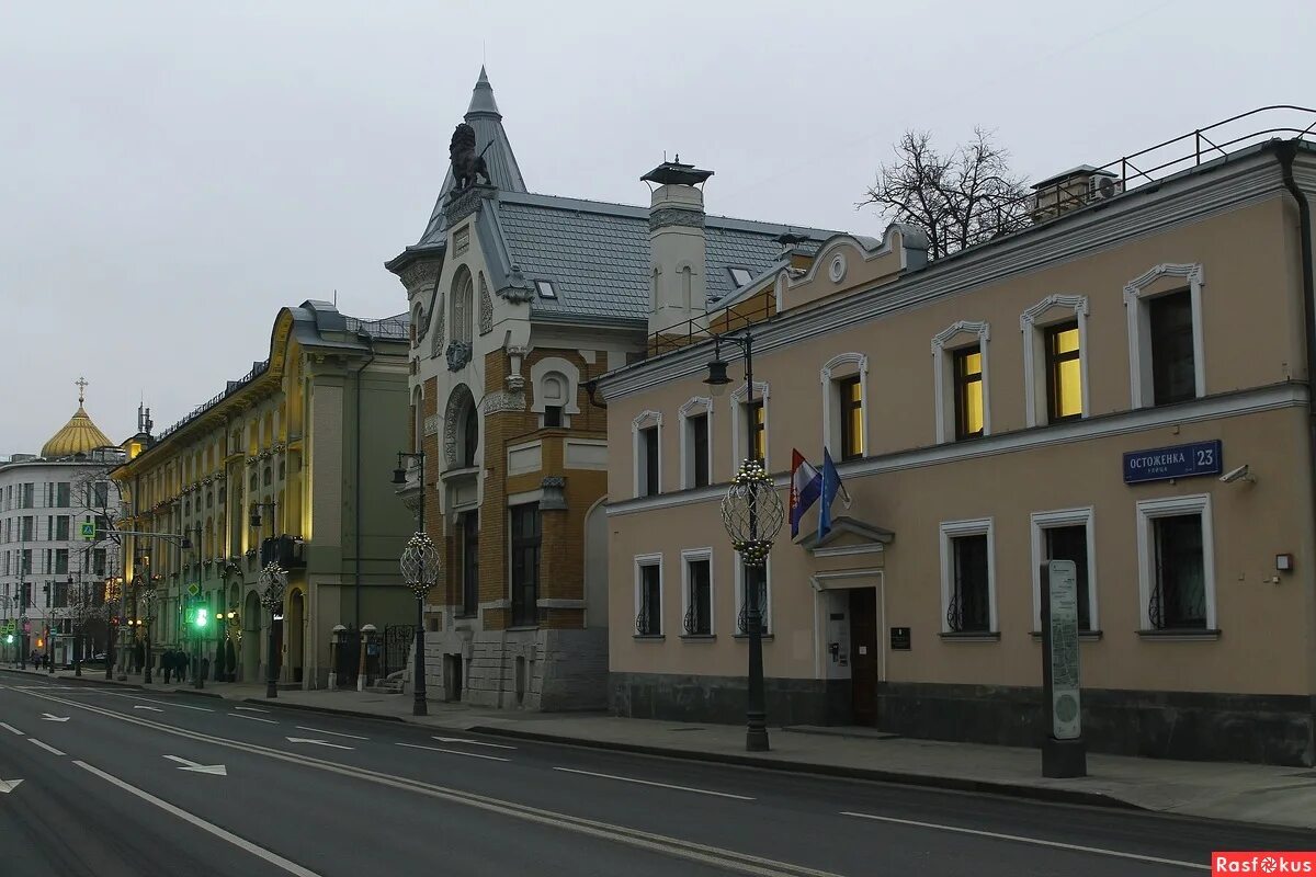 Остоженка москва отзывы. Улица Остоженка. Остоженка Москва. Острожанка. Район улицы Остоженка в Москве.