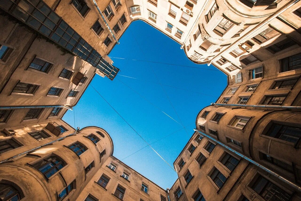 рубинштейна, 40 двор колодец. питер дворы колодцы. дворы-колодцы в санкт-петербурге. двор-колодец иоффе санкт-петербург. рубинштейна 27 двор колодец.