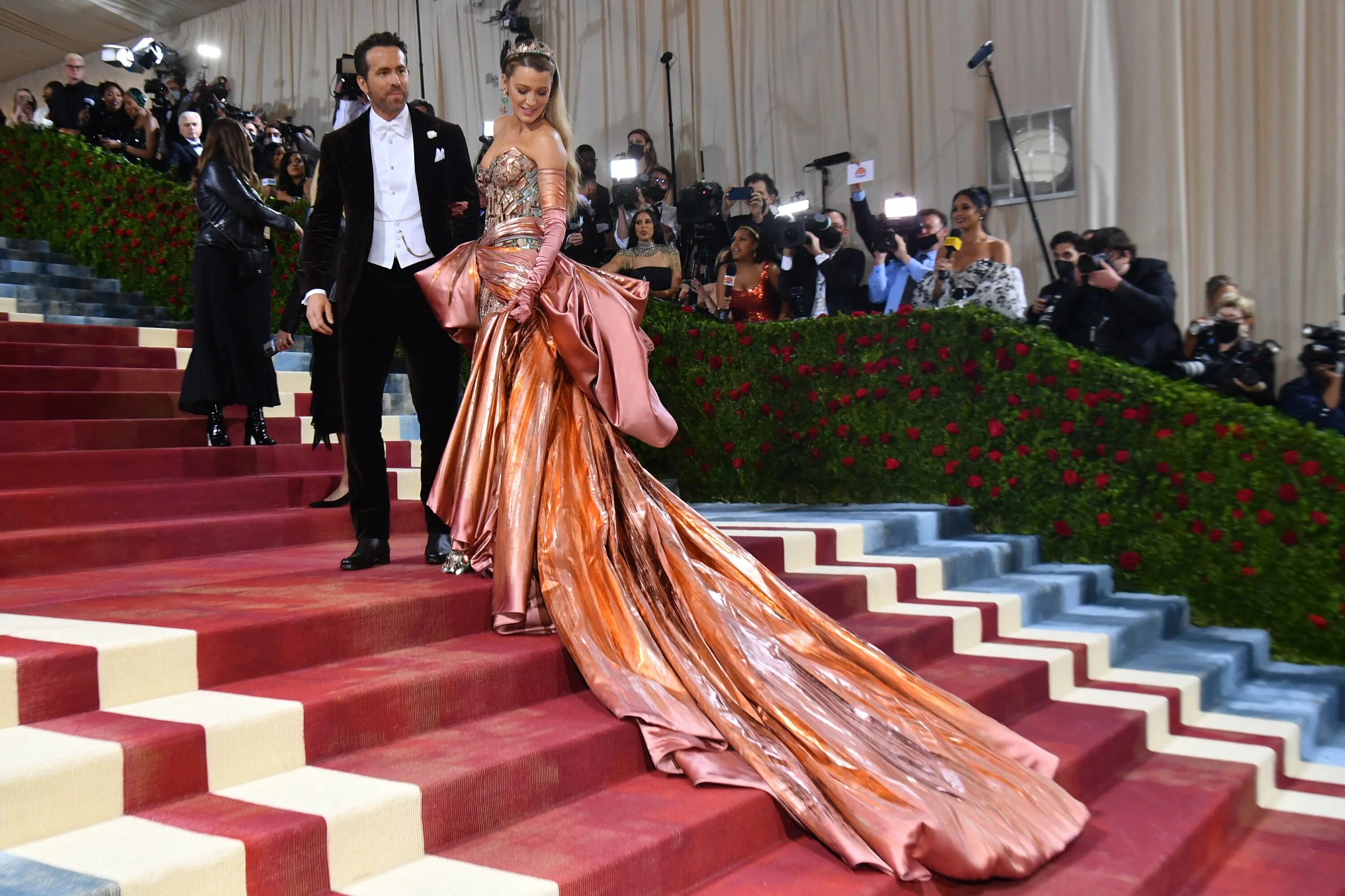 Блейк лайвли мет гала. Блейк лайвли мет гала 2025. met gala 2025 блейк лайвли. блейк лайвли мет гала 2025. платье блейк лайвли на мет гала 2025.